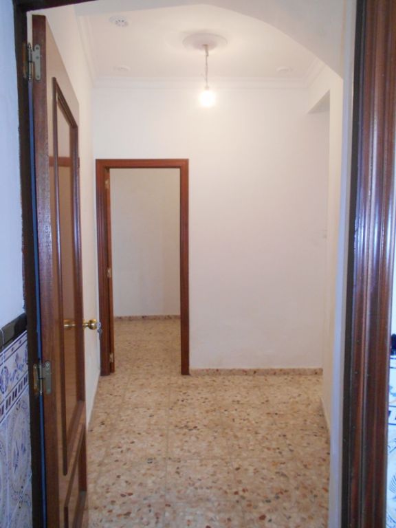 CASA REFORMADA EN EL CENTRO DE 500M2 DISPONE DE DOS LOCALES.