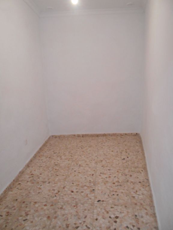 CASA REFORMADA EN EL CENTRO DE 500M2 DISPONE DE DOS LOCALES.