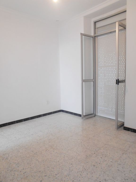 CASA REFORMADA EN EL CENTRO DE 500M2 DISPONE DE DOS LOCALES.