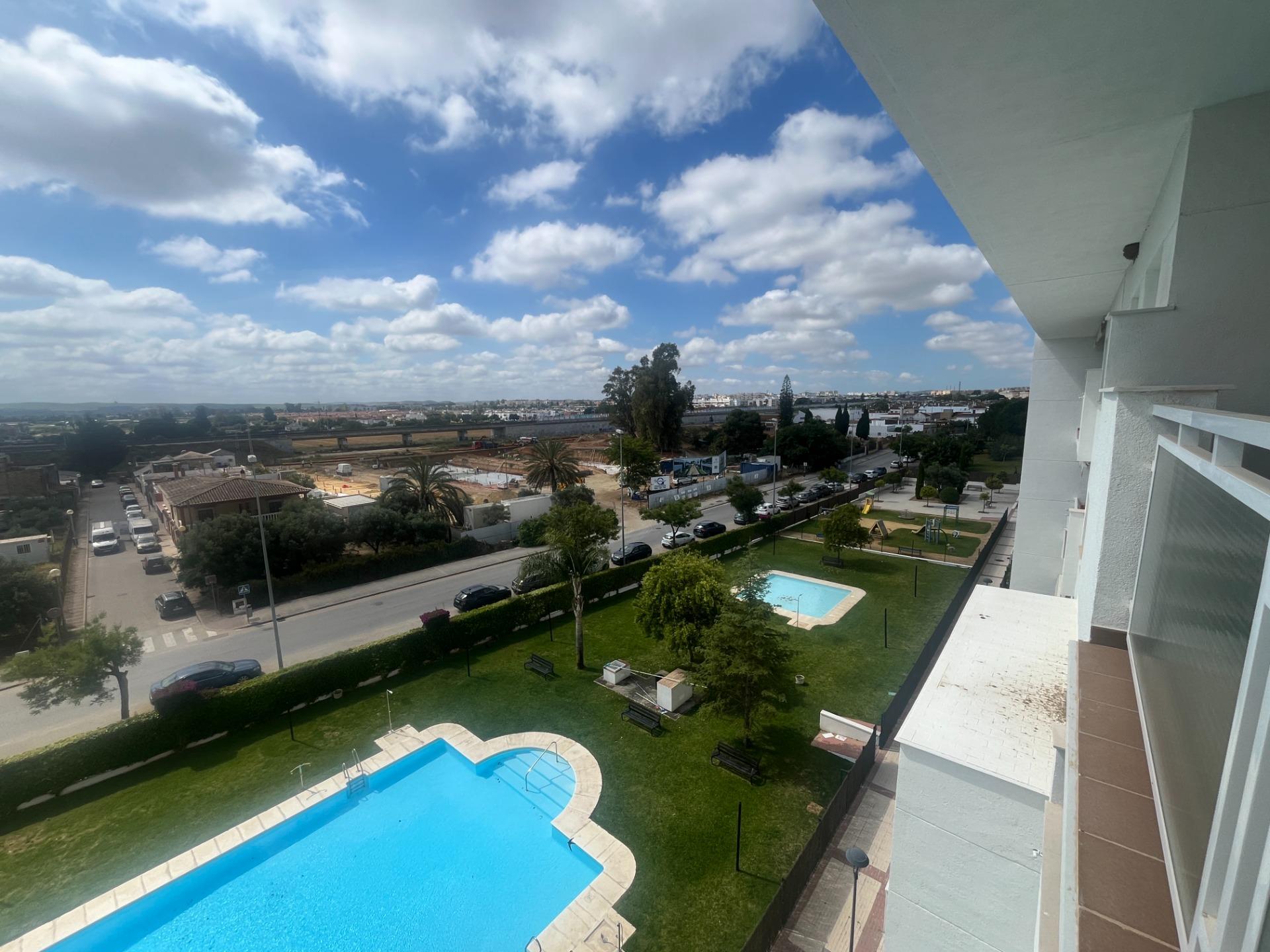 PISO  DE TRES DORMITORIOS EN POZO ALBERO CON PARKING Y TRASTERO LISTO PARA ENTRAR A VIVIR