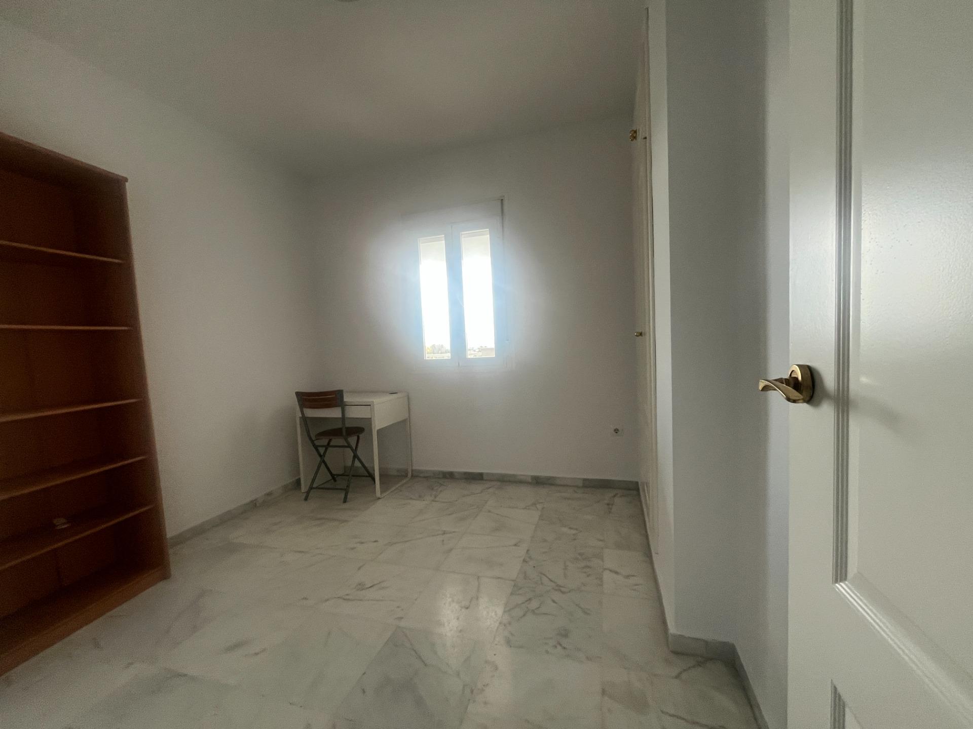 PISO  DE TRES DORMITORIOS EN POZO ALBERO CON PARKING Y TRASTERO LISTO PARA ENTRAR A VIVIR