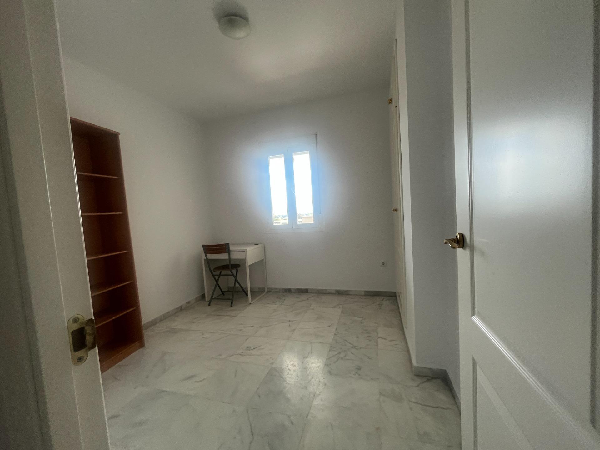 PISO  DE TRES DORMITORIOS EN POZO ALBERO CON PARKING Y TRASTERO LISTO PARA ENTRAR A VIVIR