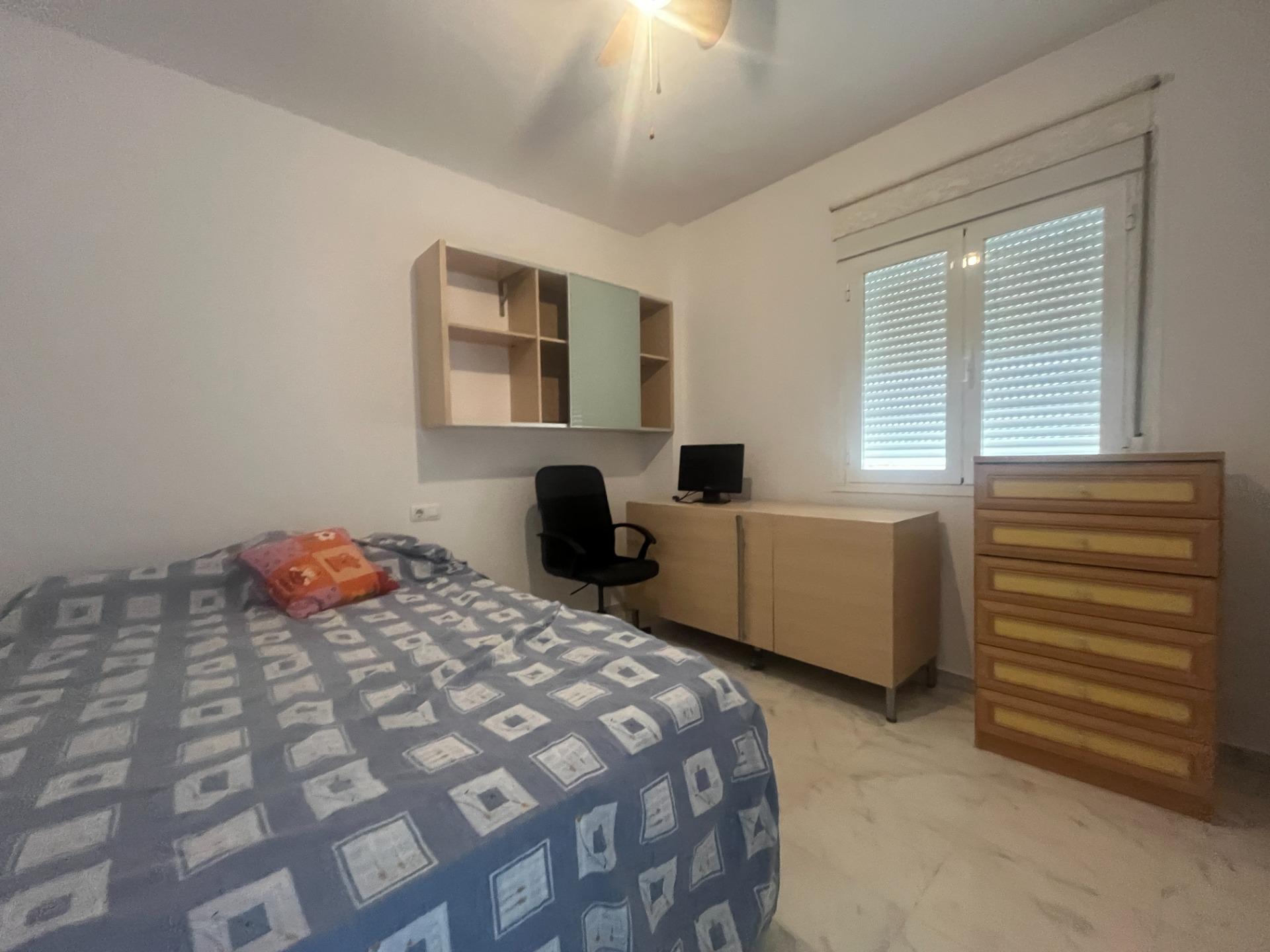 PISO  DE TRES DORMITORIOS EN POZO ALBERO CON PARKING Y TRASTERO LISTO PARA ENTRAR A VIVIR