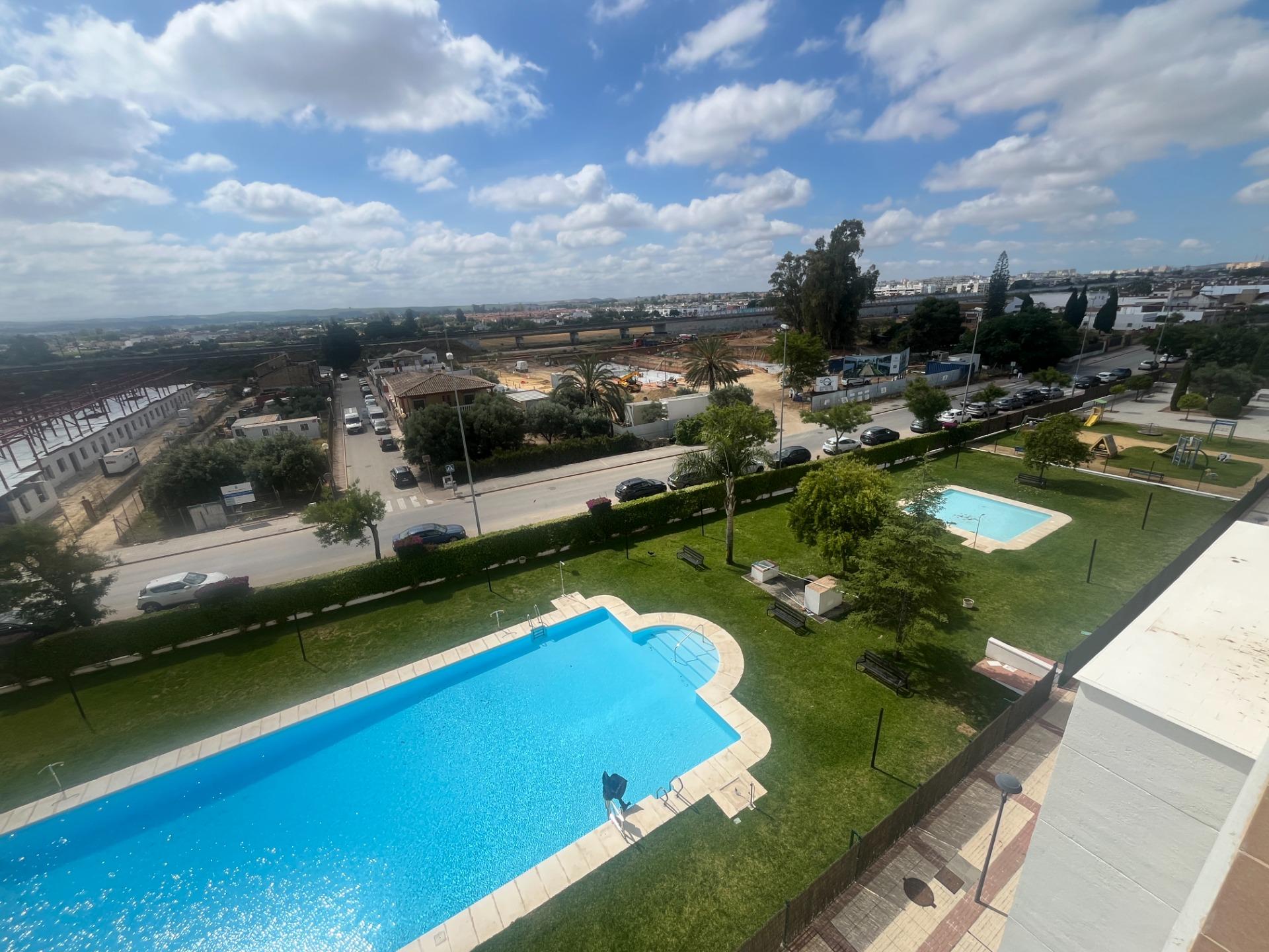 PISO  DE TRES DORMITORIOS EN POZO ALBERO CON PARKING Y TRASTERO LISTO PARA ENTRAR A VIVIR