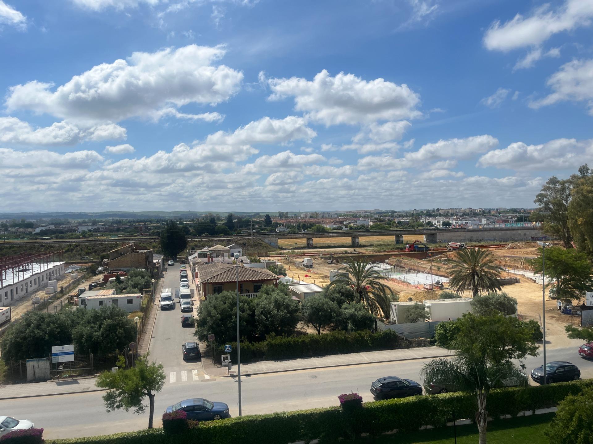 PISO  DE TRES DORMITORIOS EN POZO ALBERO CON PARKING Y TRASTERO LISTO PARA ENTRAR A VIVIR