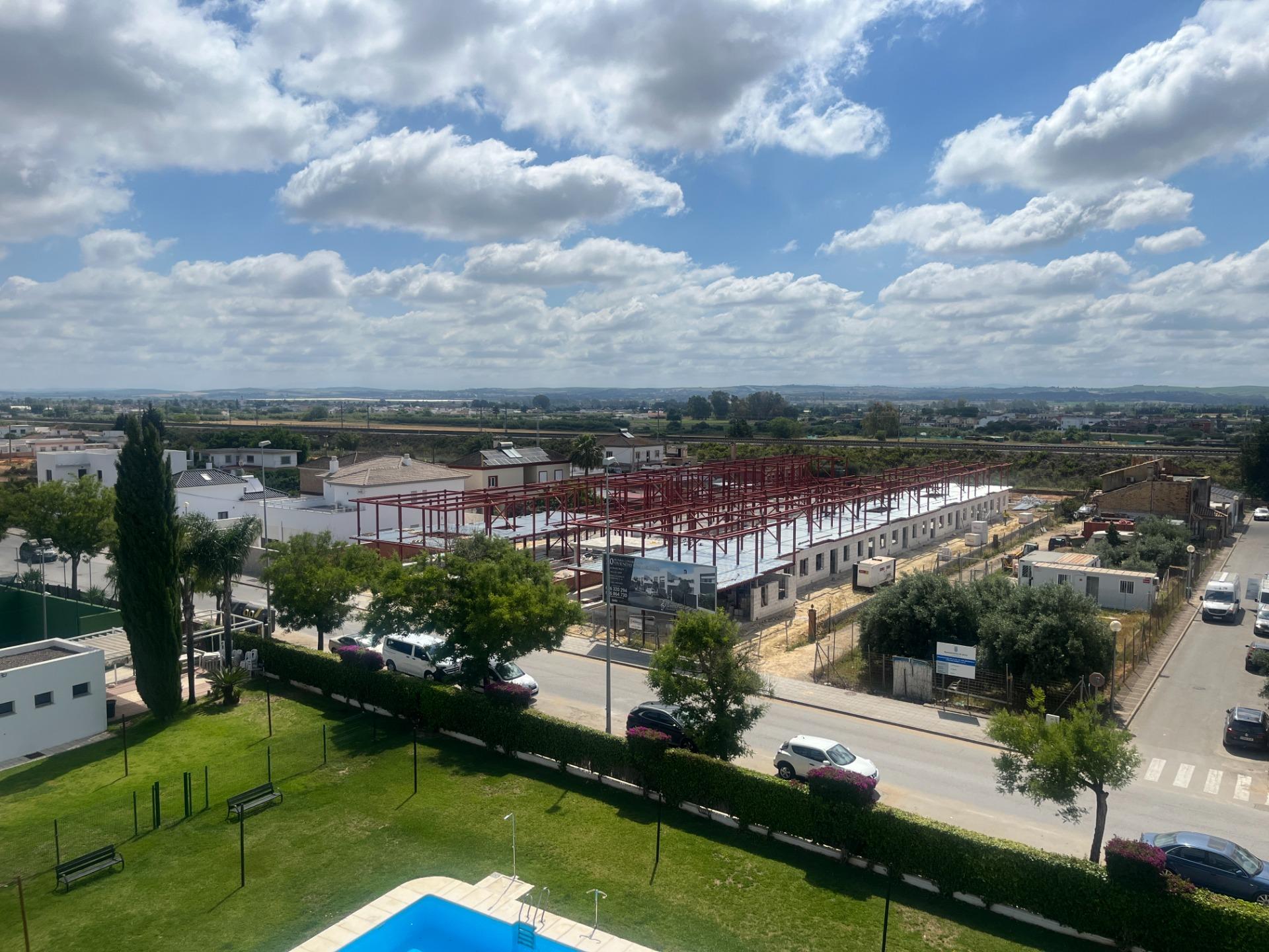 PISO  DE TRES DORMITORIOS EN POZO ALBERO CON PARKING Y TRASTERO LISTO PARA ENTRAR A VIVIR
