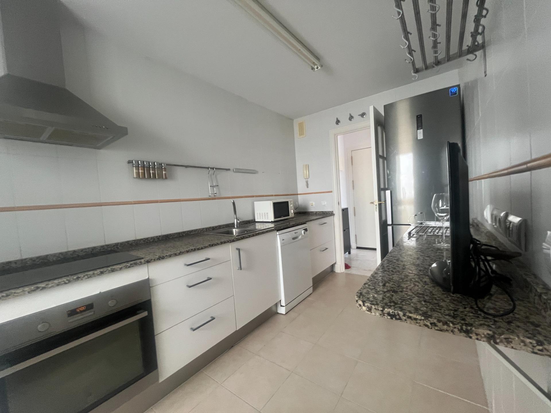 PISO  DE TRES DORMITORIOS EN POZO ALBERO CON PARKING Y TRASTERO LISTO PARA ENTRAR A VIVIR