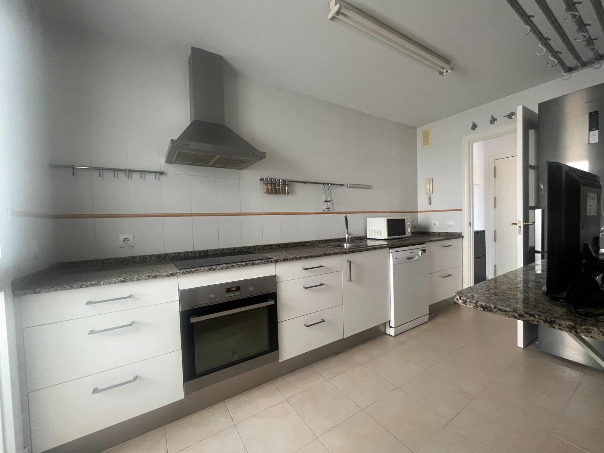 PISO  DE TRES DORMITORIOS EN POZO ALBERO CON PARKING Y TRASTERO LISTO PARA ENTRAR A VIVIR
