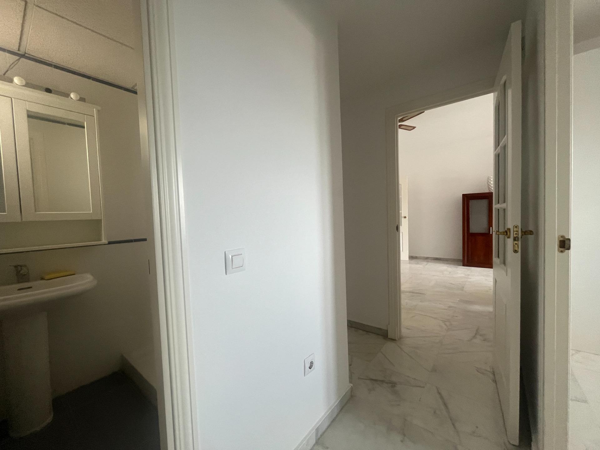 PISO  DE TRES DORMITORIOS EN POZO ALBERO CON PARKING Y TRASTERO LISTO PARA ENTRAR A VIVIR