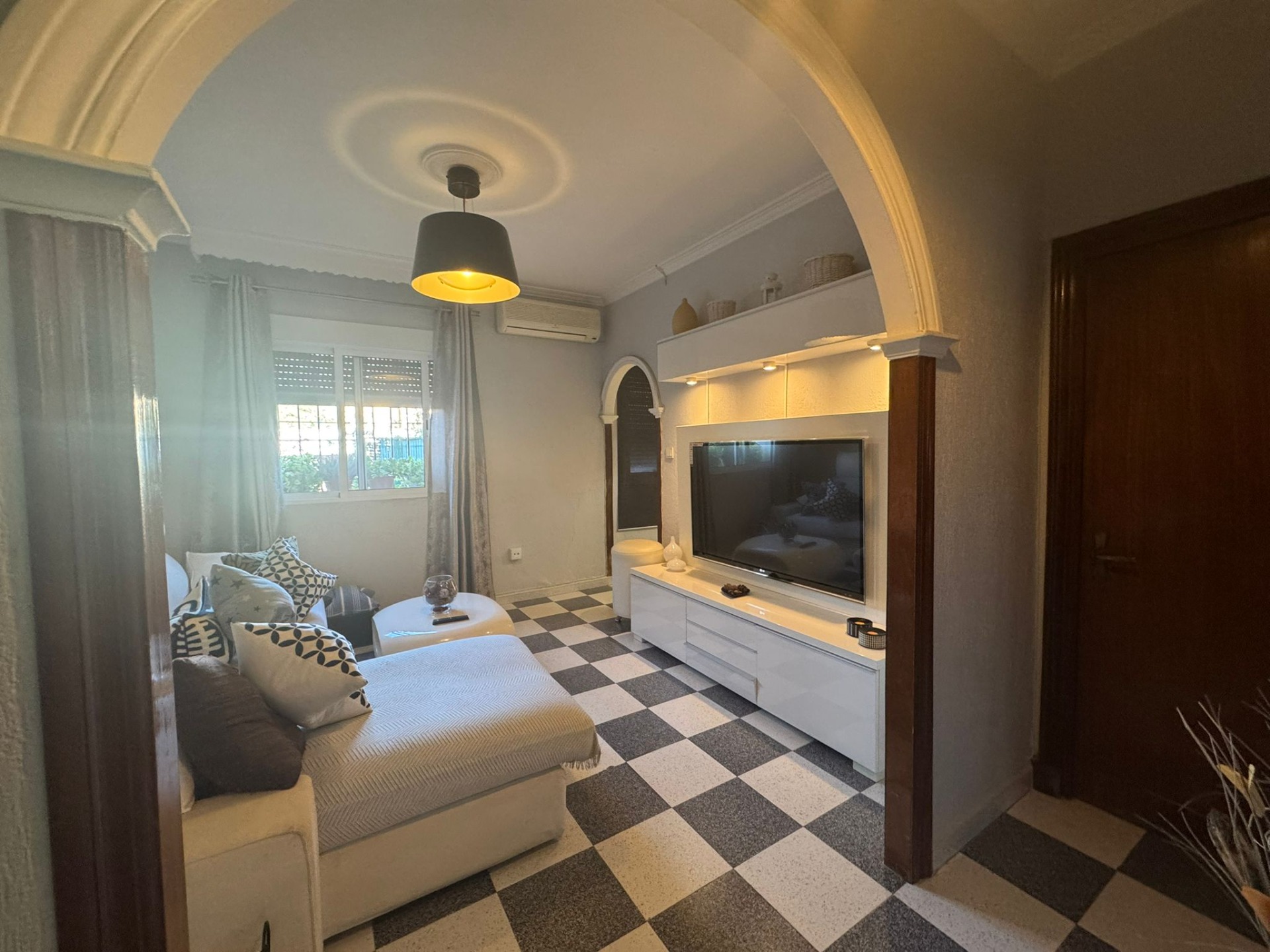 SE VENDE PISO EN PLANTA BAJA EN LA ASUNCION