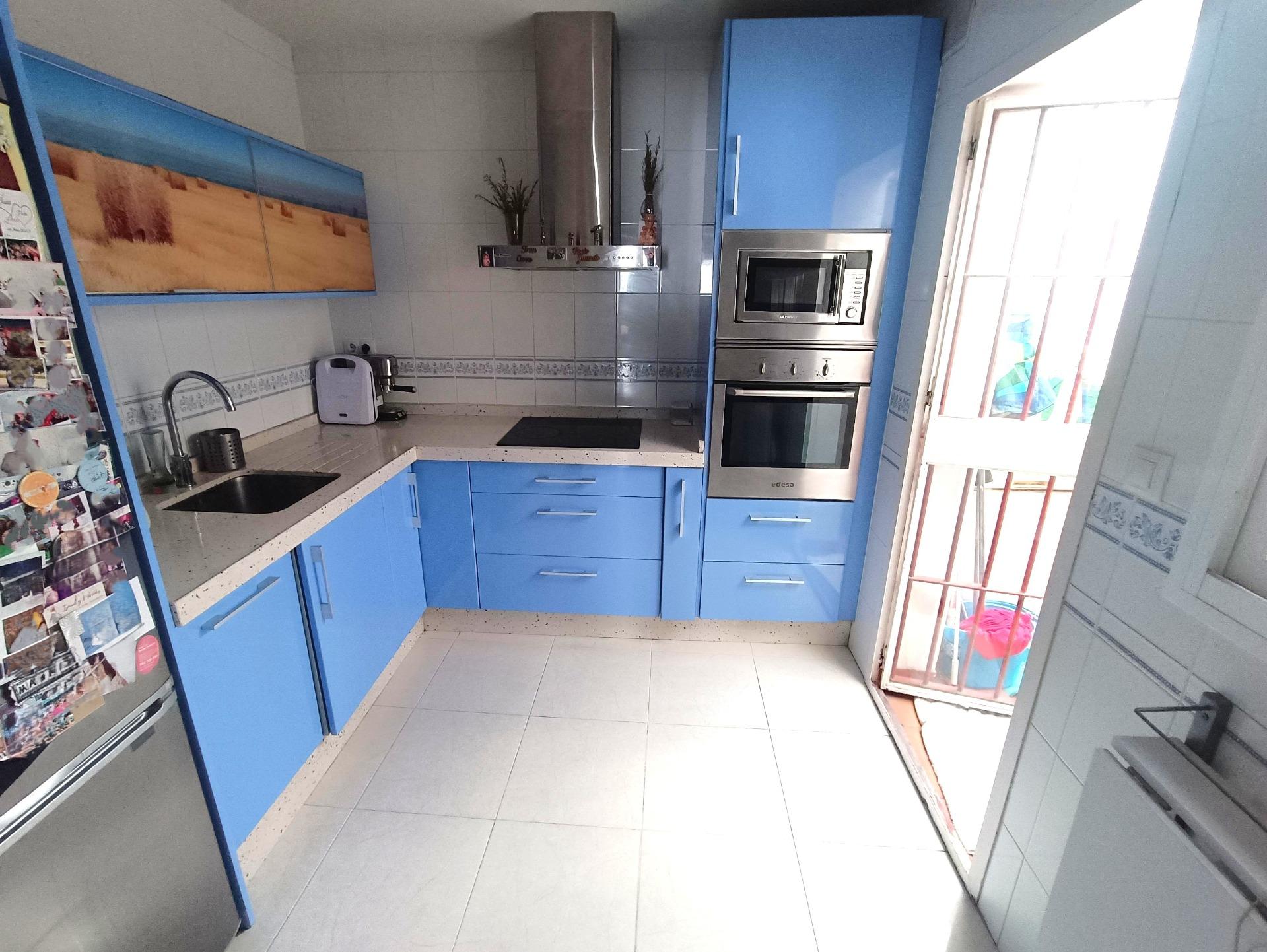 ADOSADO EN VENTA EN PICADUEÑA