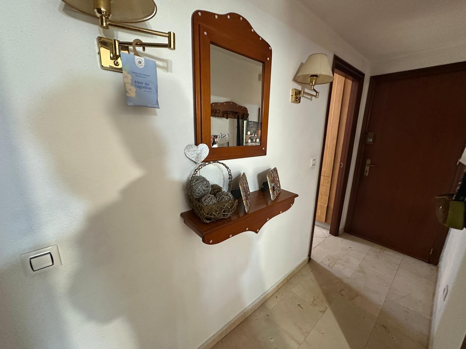 AMPLIO PISO CON PATIO Y TERRAZA EN AVENIDA PUERTA DEL SUR