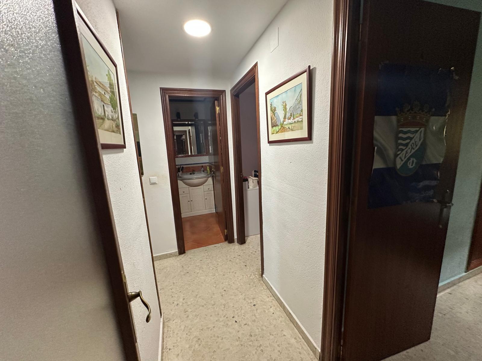 AMPLIO PISO CON PATIO Y TERRAZA EN AVENIDA PUERTA DEL SUR