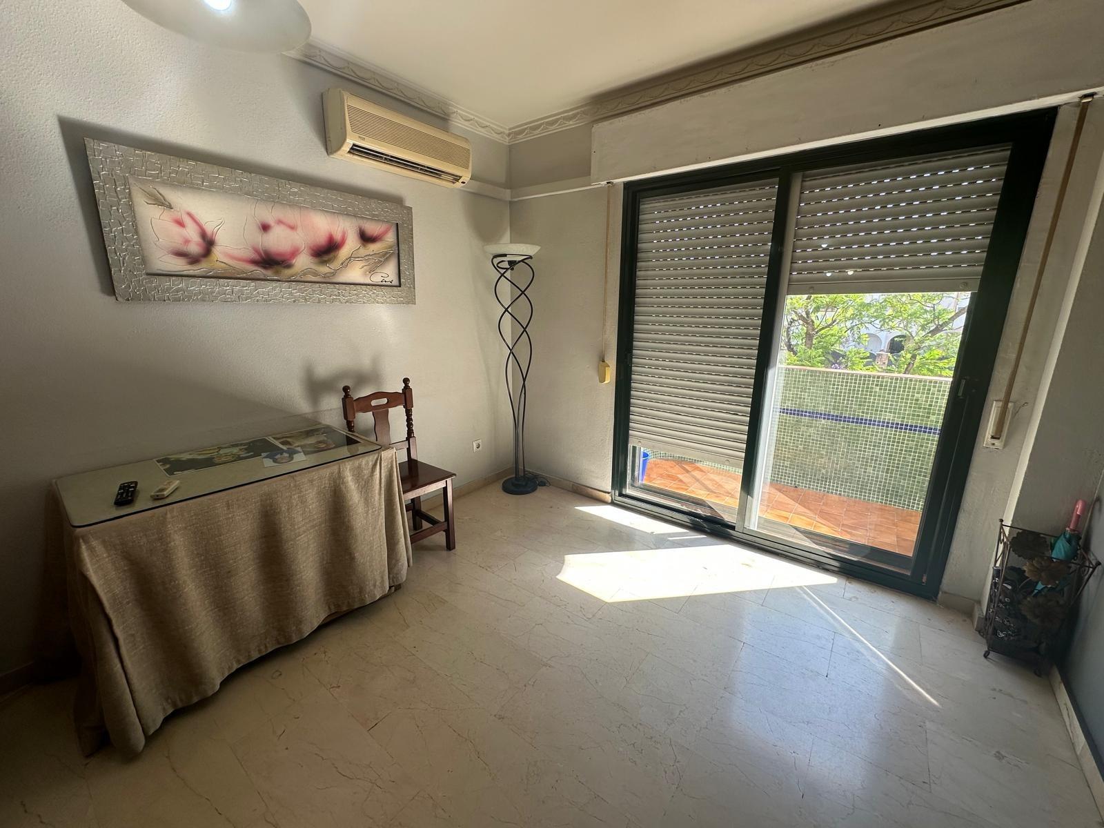 AMPLIO PISO CON PATIO Y TERRAZA EN AVENIDA PUERTA DEL SUR