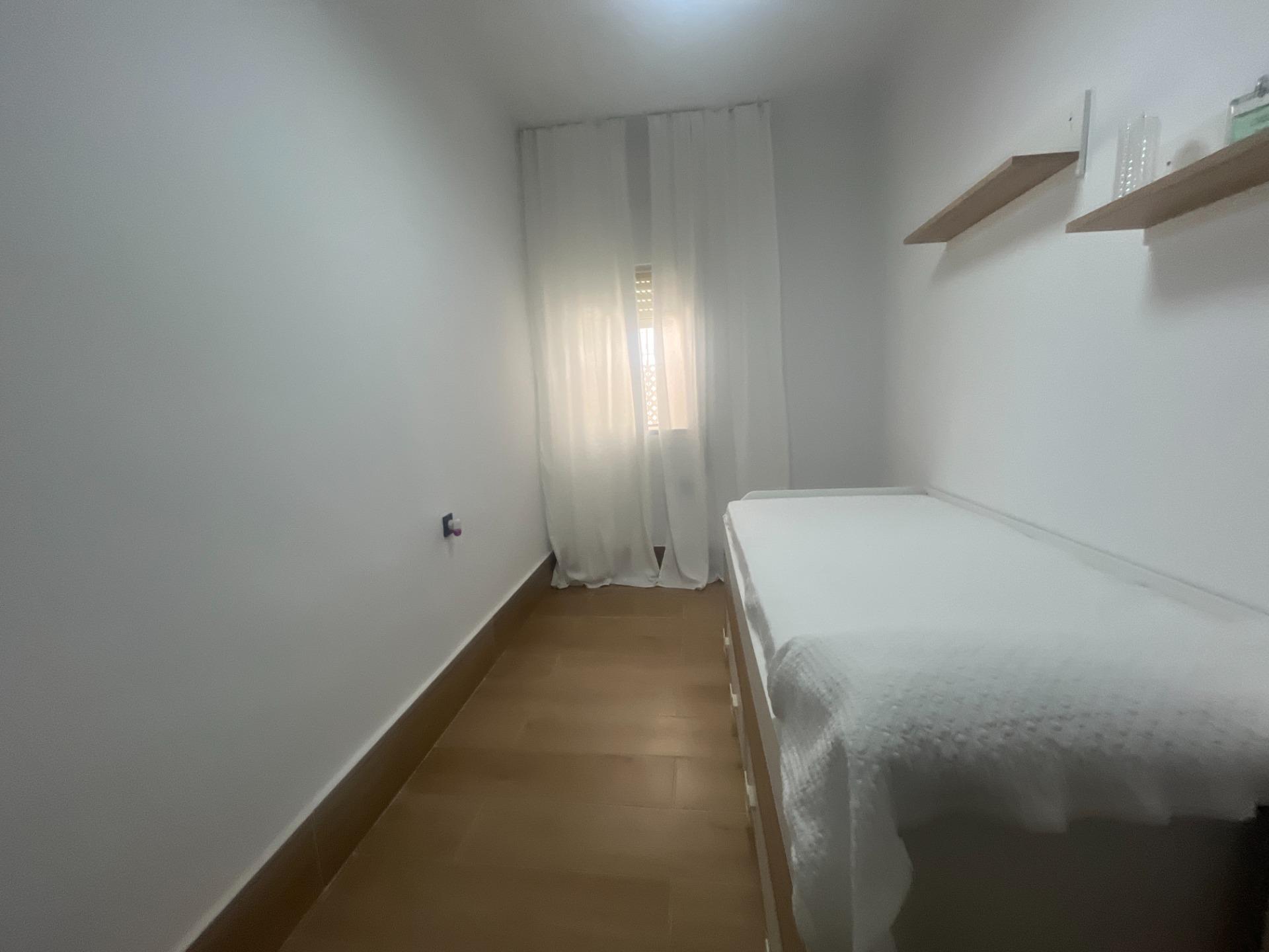 BAJO RECIEN REFORMADO EN LA PLATA CON PATIO