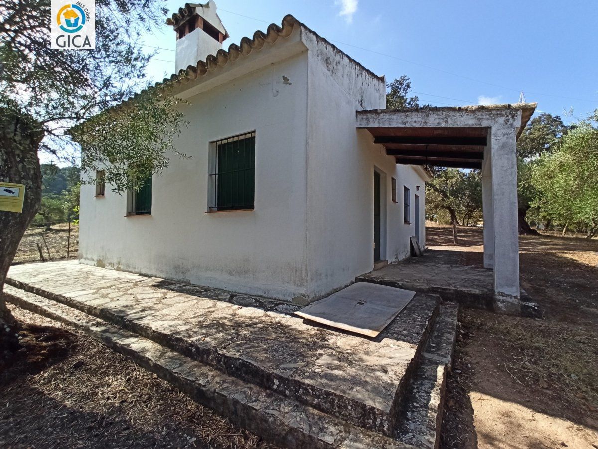 CASA CON PARCELA EN LA SIERRA DE CADIZ -EL BOSQUE