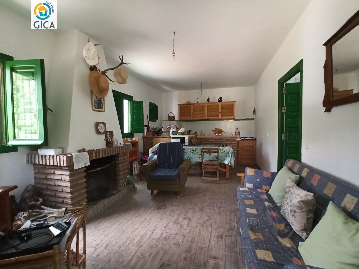 CASA CON PARCELA EN LA SIERRA DE CADIZ -EL BOSQUE