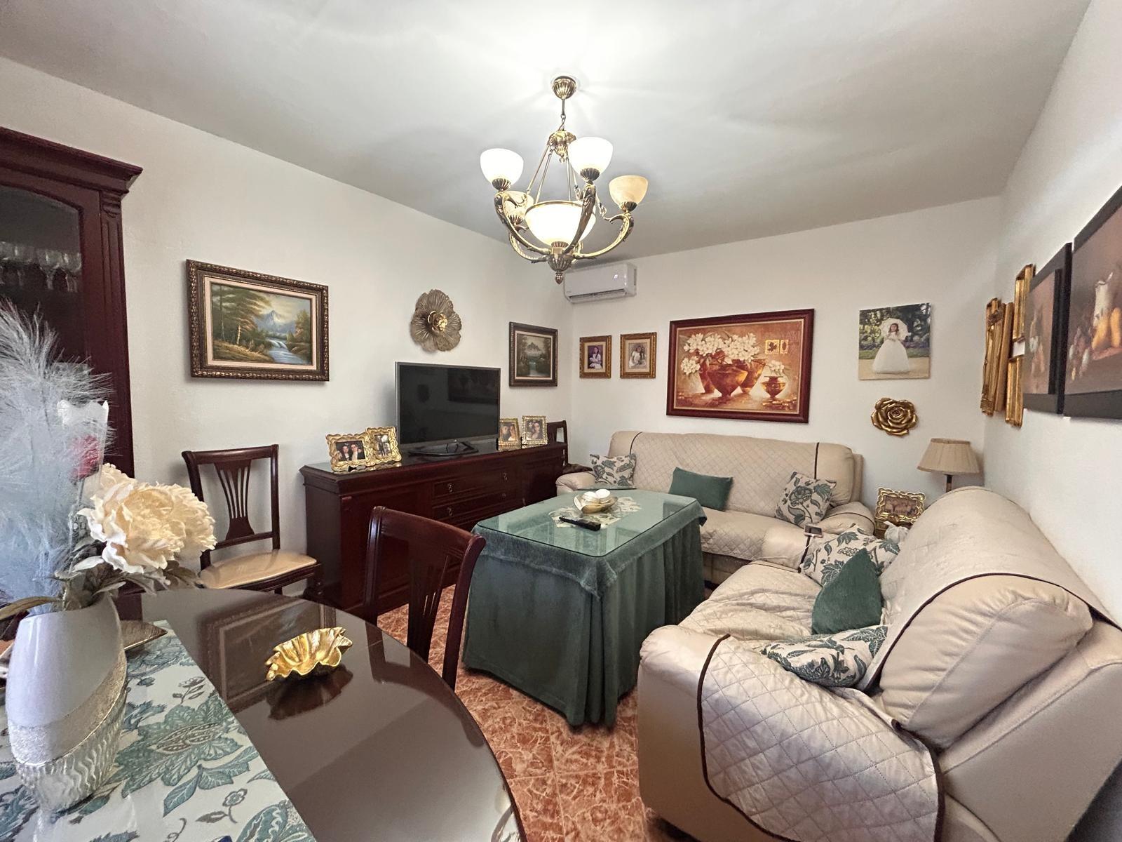 ¡CASA PARA ENTRAR A VIVIR CON TERRENO DE 1800M2!