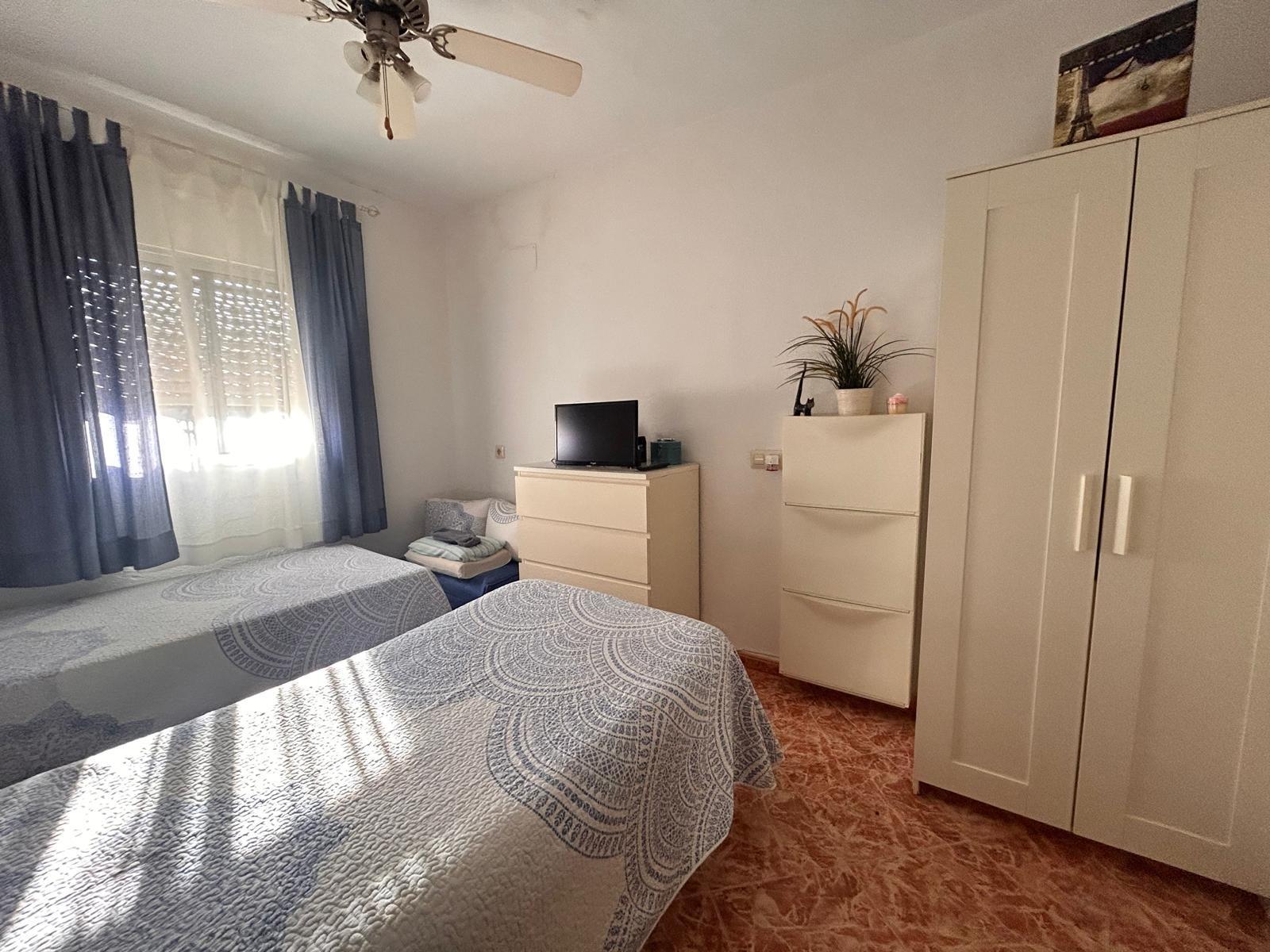 ¡CASA PARA ENTRAR A VIVIR CON TERRENO DE 1800M2!