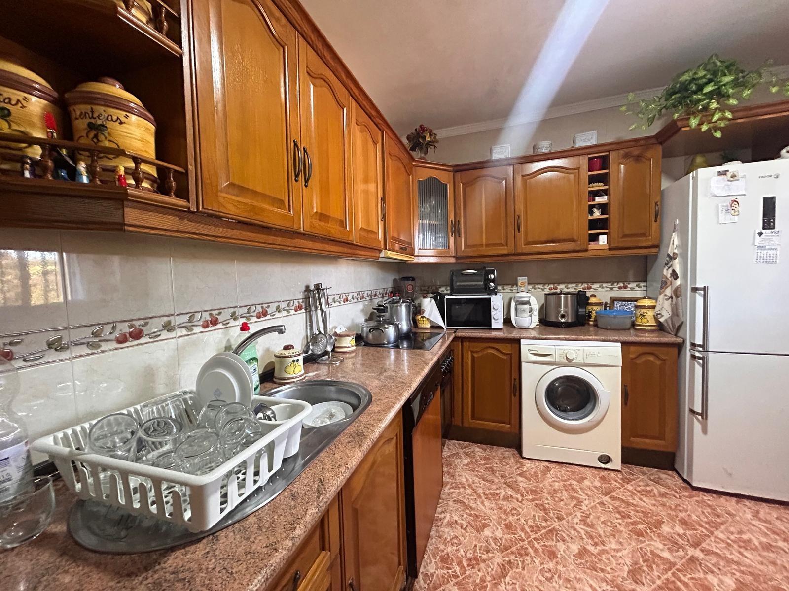 ¡CASA PARA ENTRAR A VIVIR CON TERRENO DE 1800M2!