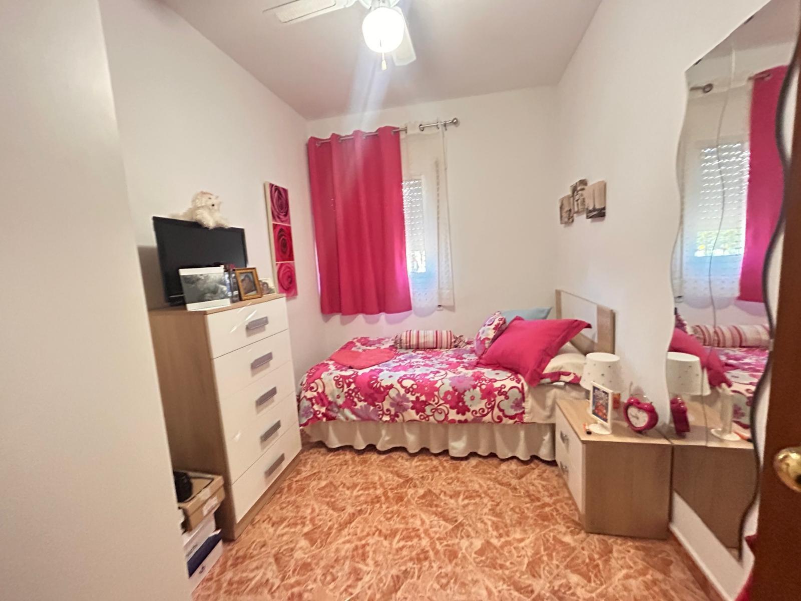 ¡CASA PARA ENTRAR A VIVIR CON TERRENO DE 1800M2!
