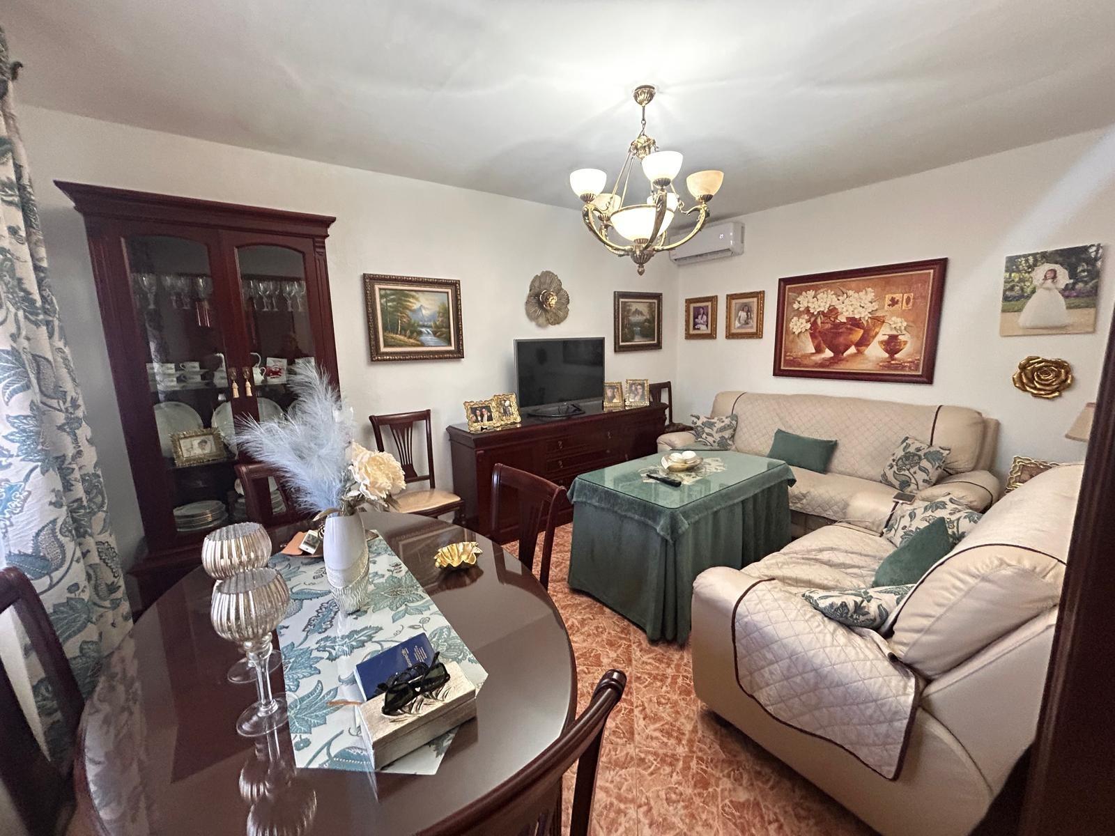 ¡CASA PARA ENTRAR A VIVIR CON TERRENO DE 1800M2!