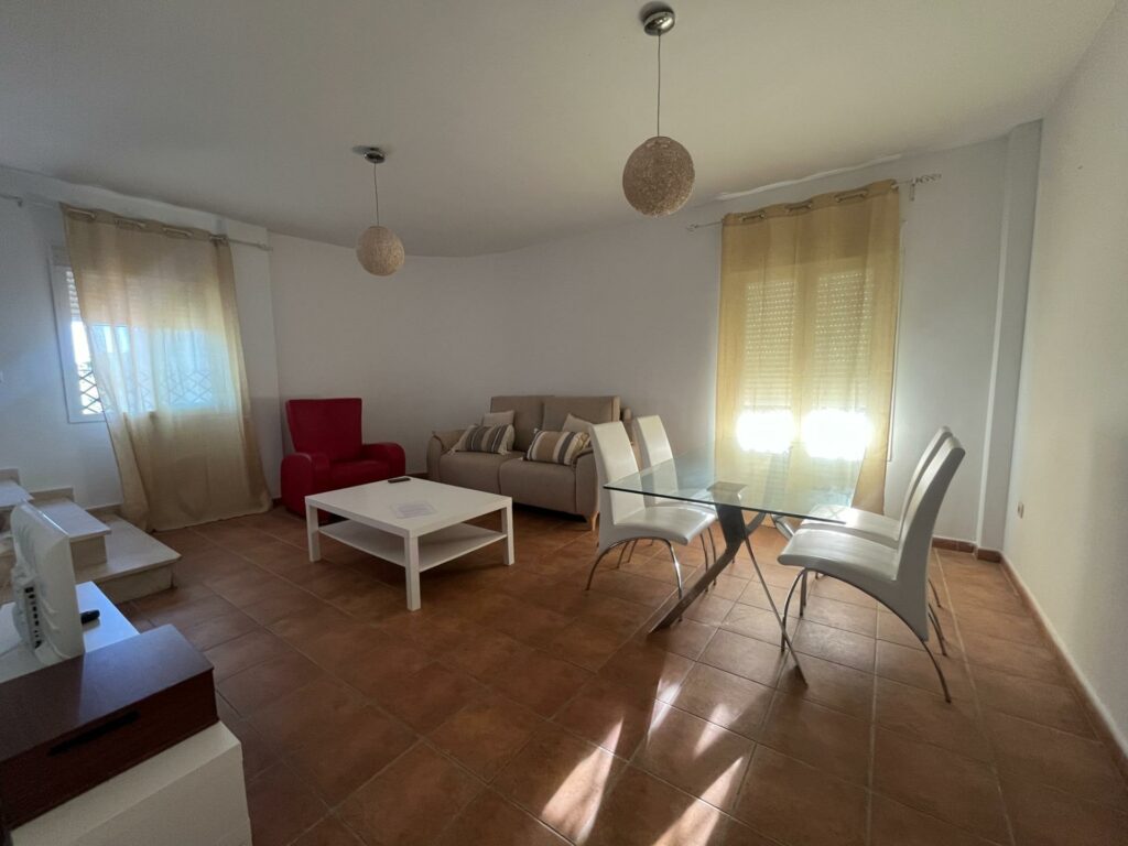 DUPLEX DE DOS PLANTAS CON 100 METROS DE SOTANO Y GRAN  AZOTEA