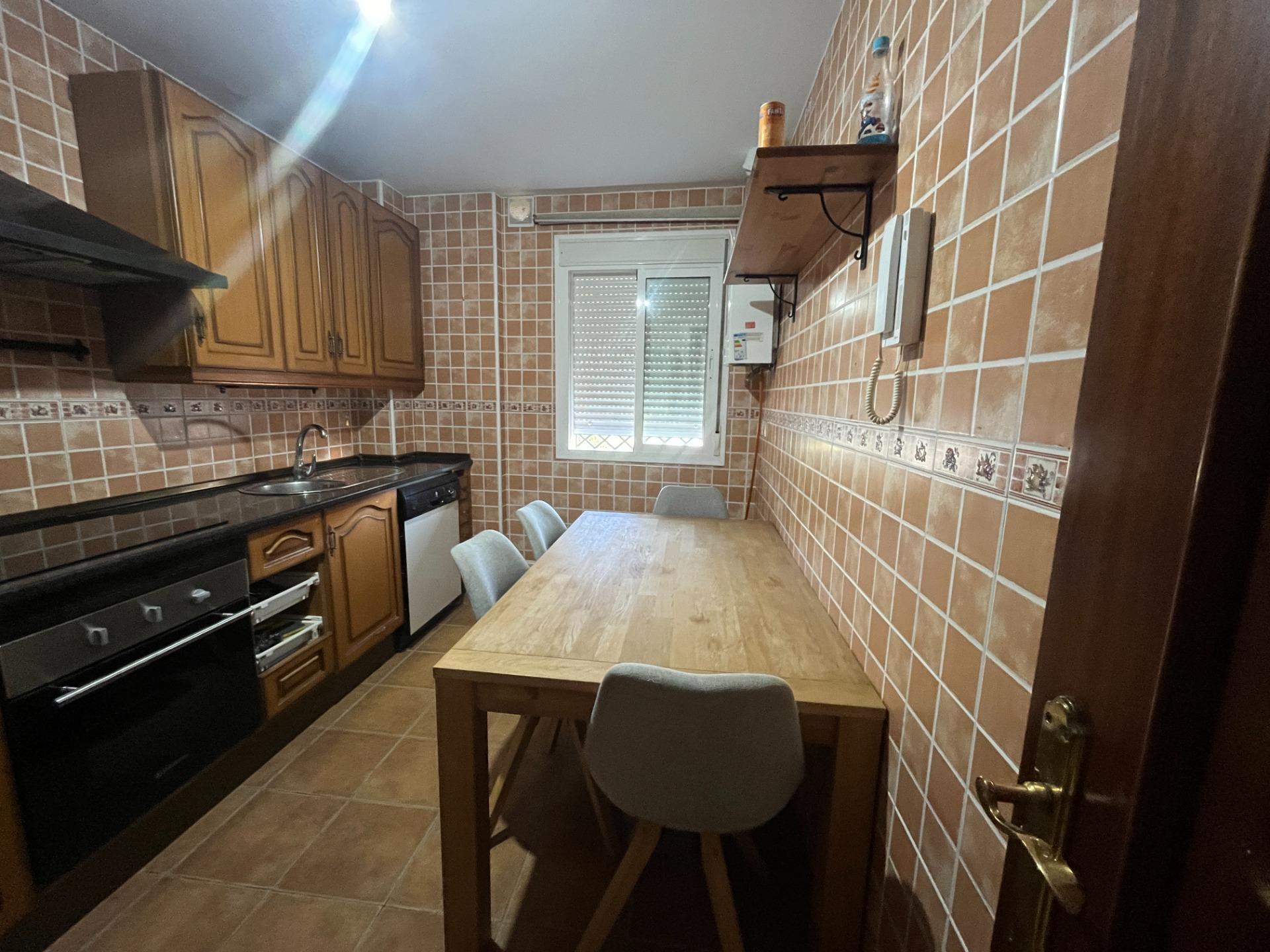 DUPLEX DE DOS PLANTAS CON 100 METROS DE SOTANO Y GRAN  AZOTEA