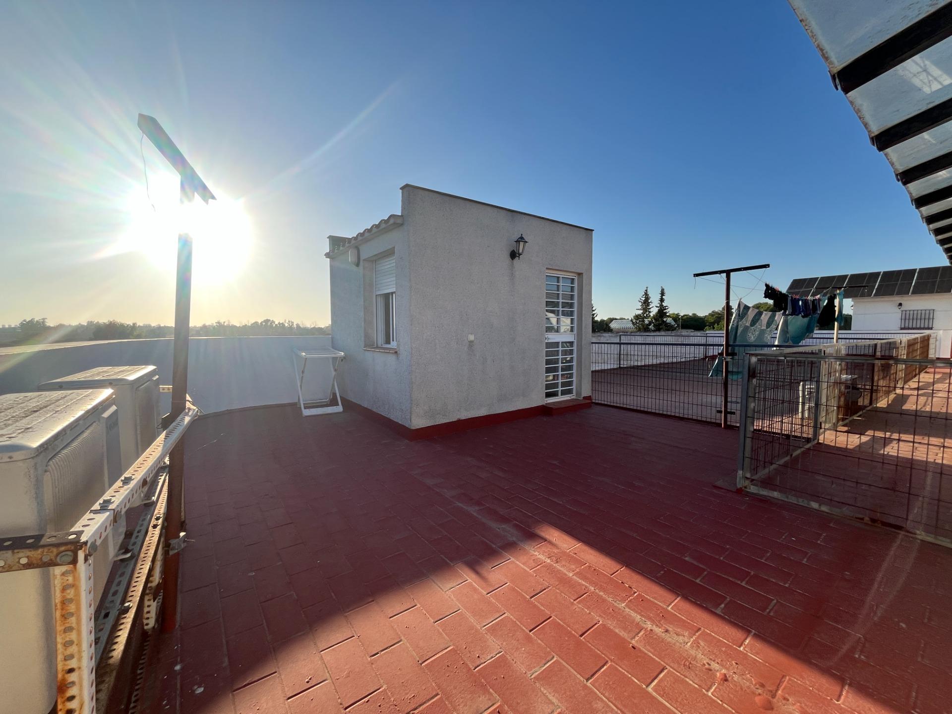 DUPLEX DE DOS PLANTAS CON 100 METROS DE SOTANO Y GRAN  AZOTEA