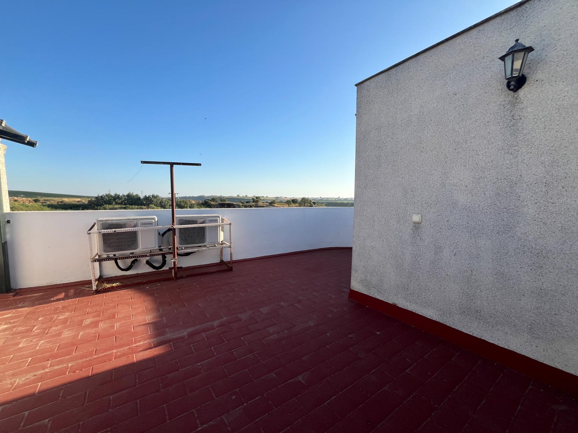 DUPLEX DE DOS PLANTAS CON 100 METROS DE SOTANO Y GRAN  AZOTEA