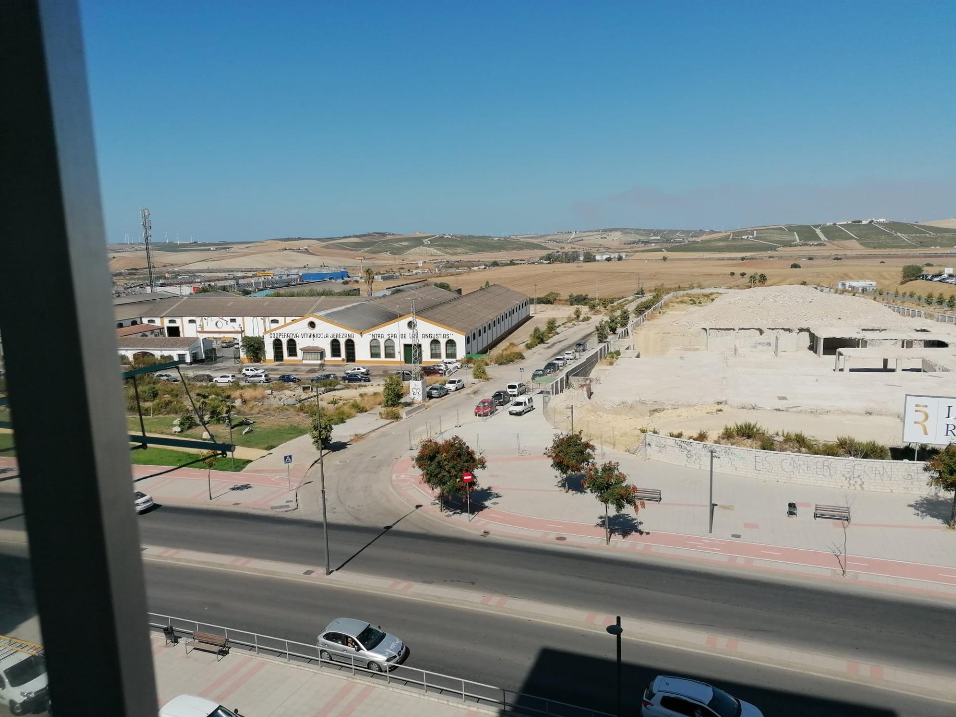 ESTUPENDO PISO REFORMADO EN LAS TORRES