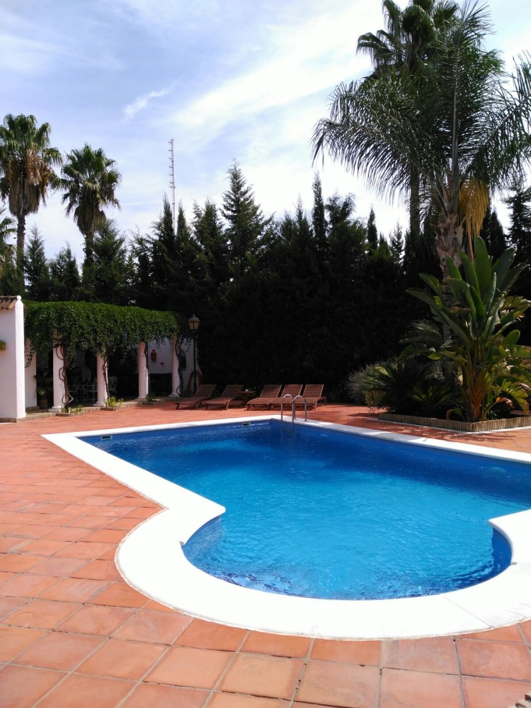FANTÁSTICO CHALET EN LA JARA