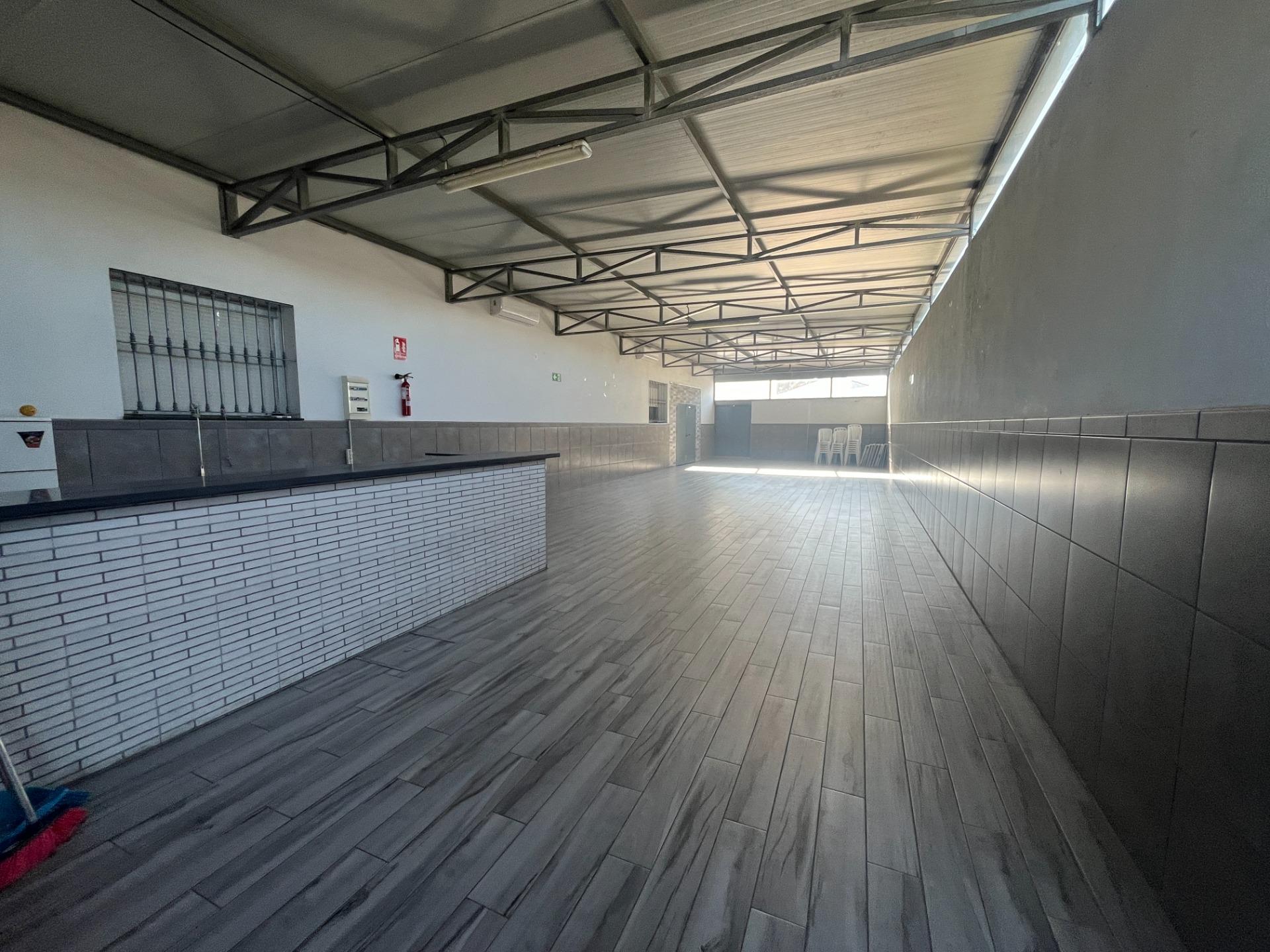 NAVE  INDUSTRIAL CON DOS NEGOCIOS
