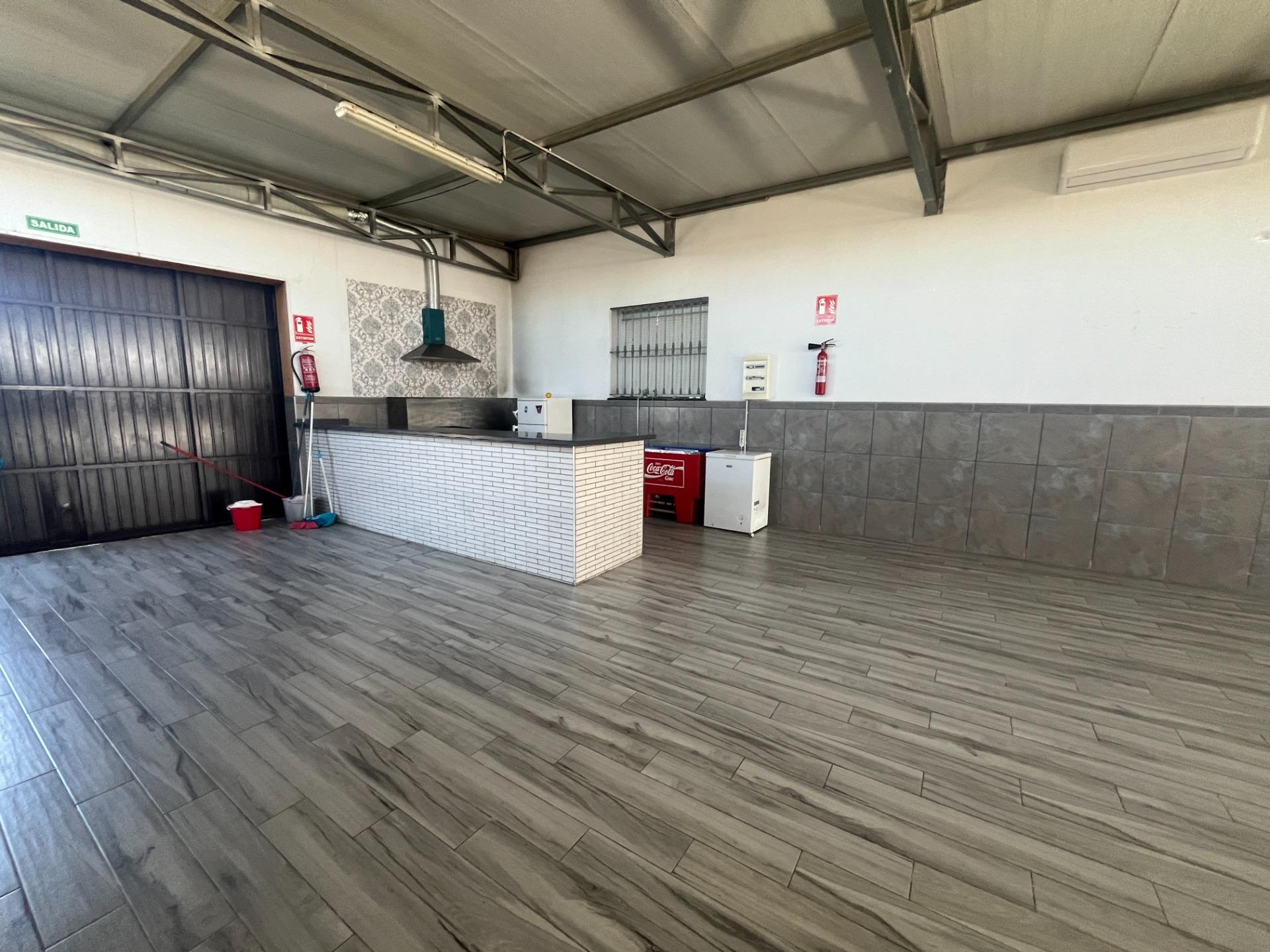 NAVE  INDUSTRIAL CON DOS NEGOCIOS