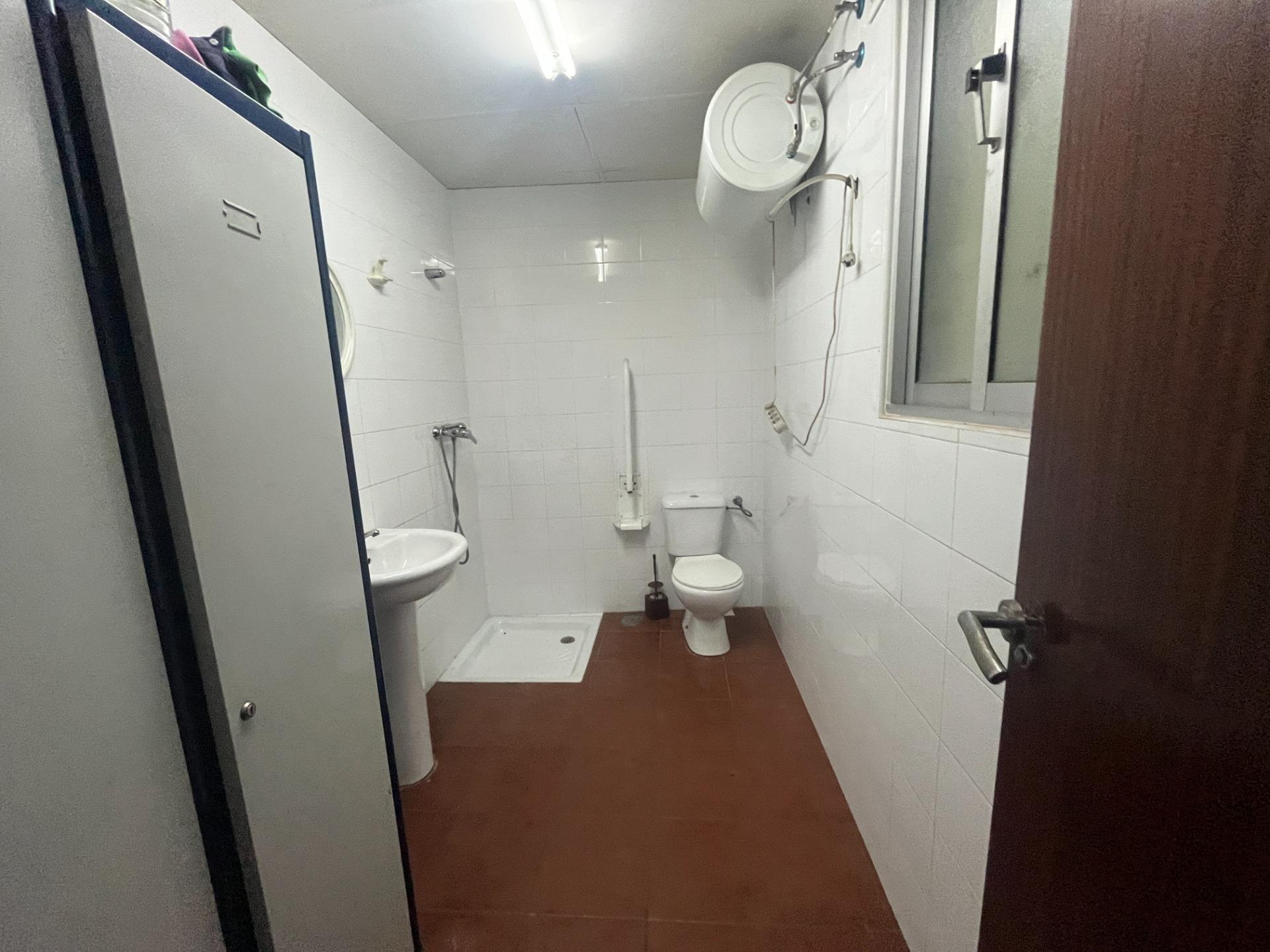 NAVE  INDUSTRIAL CON DOS NEGOCIOS