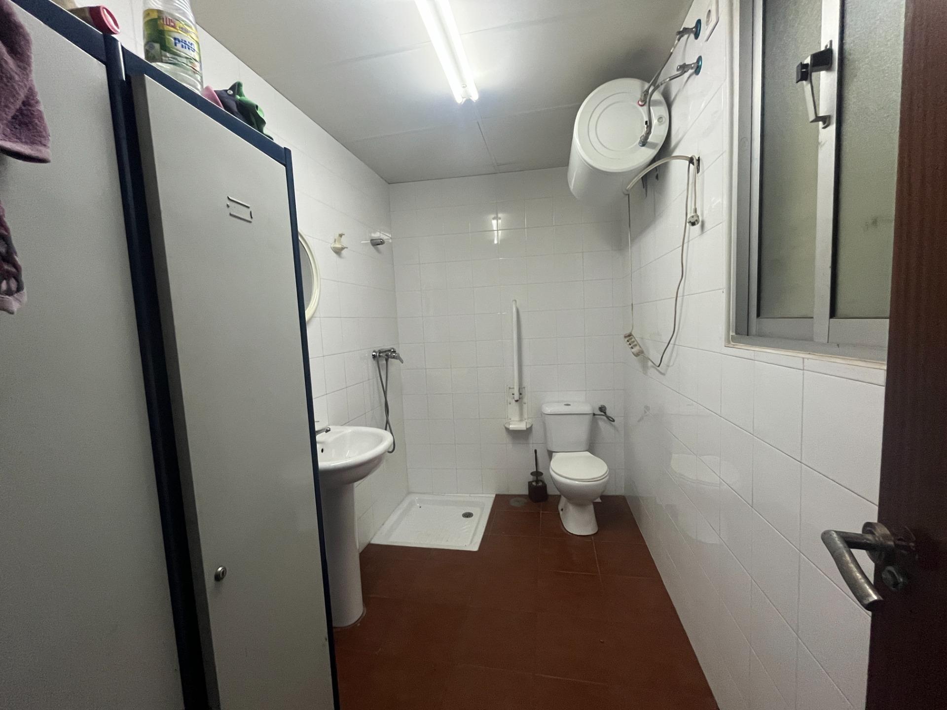 NAVE  INDUSTRIAL CON DOS NEGOCIOS