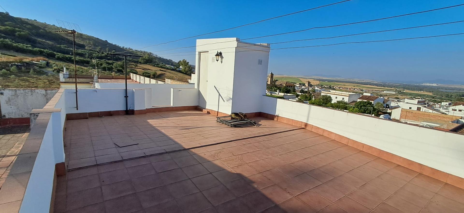 PISO CON AZOTEA PROPIA EN BORNOS