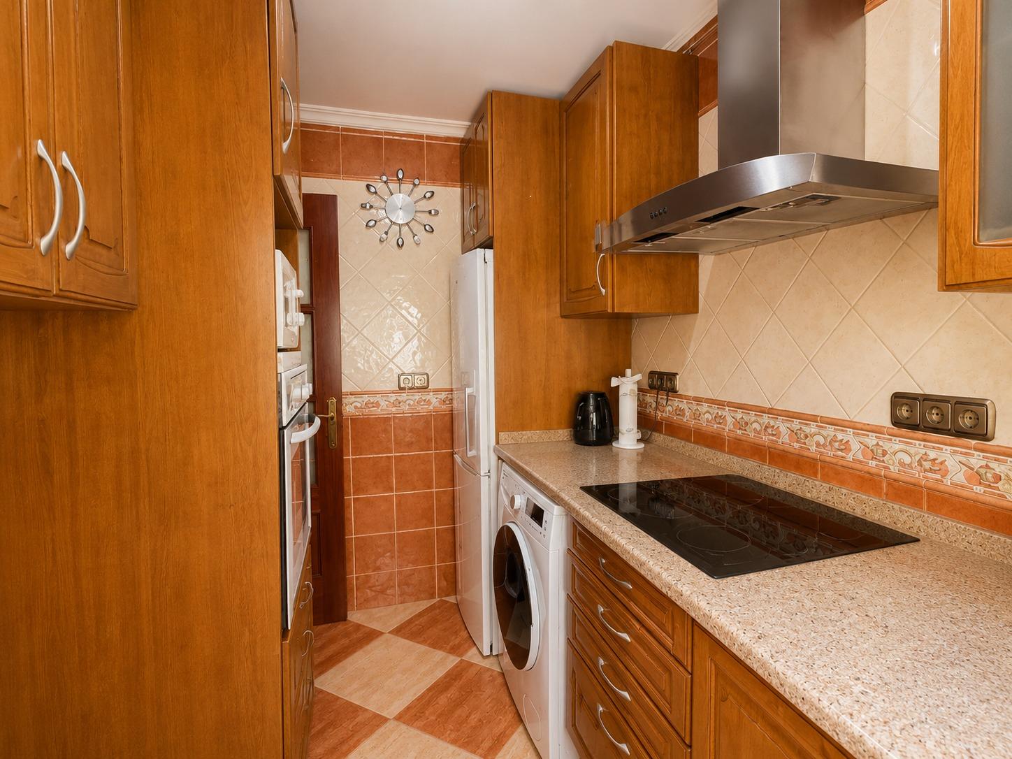 PISO EN BARRIADA LA GRANJA CON ASCENSOR