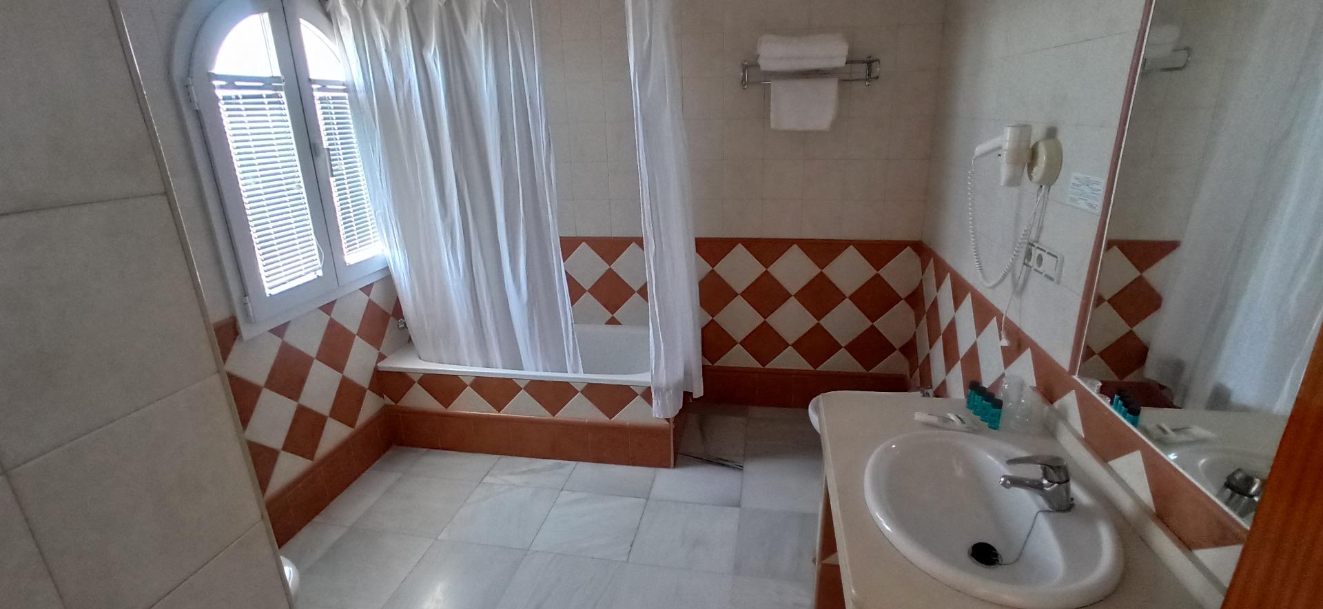 PRECIOSO HOTEL, TOTALMENTE REFORMADO EN ARCOS DE LA FRONTERA