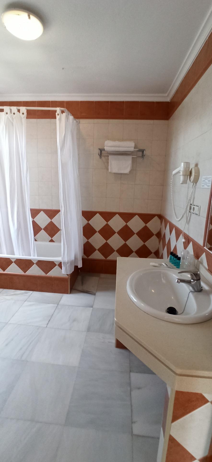 PRECIOSO HOTEL, TOTALMENTE REFORMADO EN ARCOS DE LA FRONTERA
