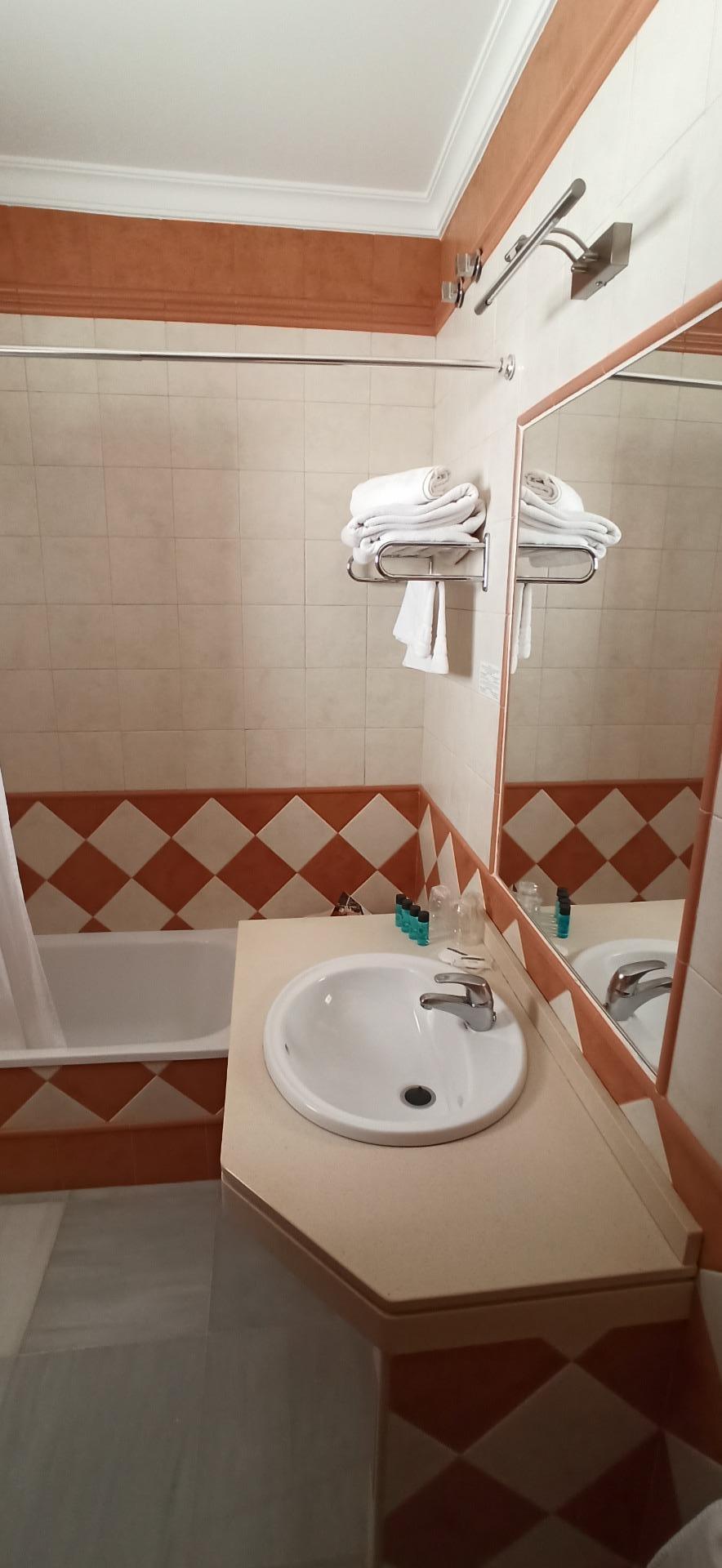 PRECIOSO HOTEL, TOTALMENTE REFORMADO EN ARCOS DE LA FRONTERA