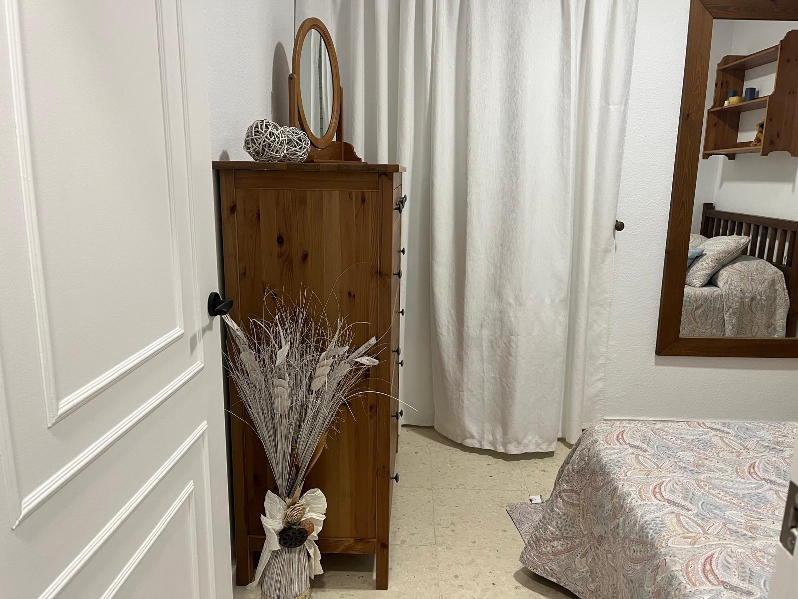 SE ALQUILA PISO REFORMADO EN VALDELAGRANA EN URB.VALDEMAR CON GARAJE POR SEMANA O QUINCENA