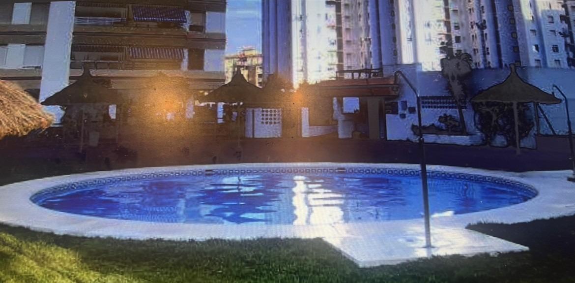 SE ALQUILA PISO REFORMADO EN VALDELAGRANA EN URB.VALDEMAR CON GARAJE POR SEMANA O QUINCENA