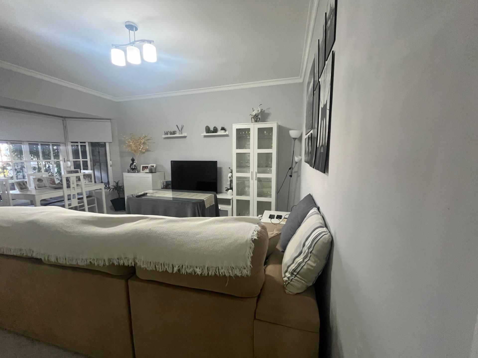UNIFAMILIAR EN PLANTA BAJA CON TRES PATIOS, AZOTEA Y GARAJE LISTA PARA ENTRAR A VIVIR