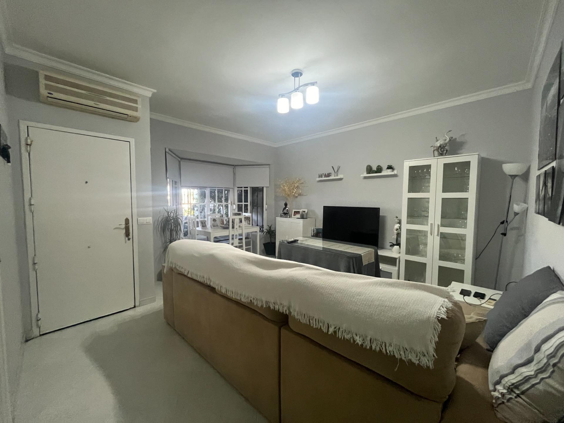 UNIFAMILIAR EN PLANTA BAJA CON TRES PATIOS, AZOTEA Y GARAJE LISTA PARA ENTRAR A VIVIR