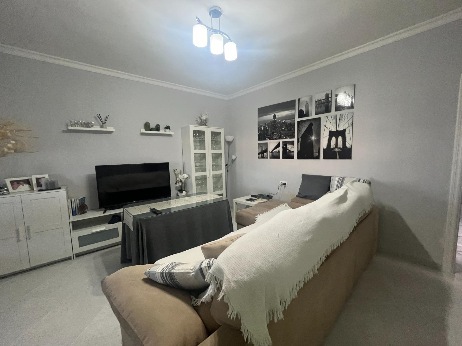 UNIFAMILIAR EN PLANTA BAJA CON TRES PATIOS, AZOTEA Y GARAJE LISTA PARA ENTRAR A VIVIR