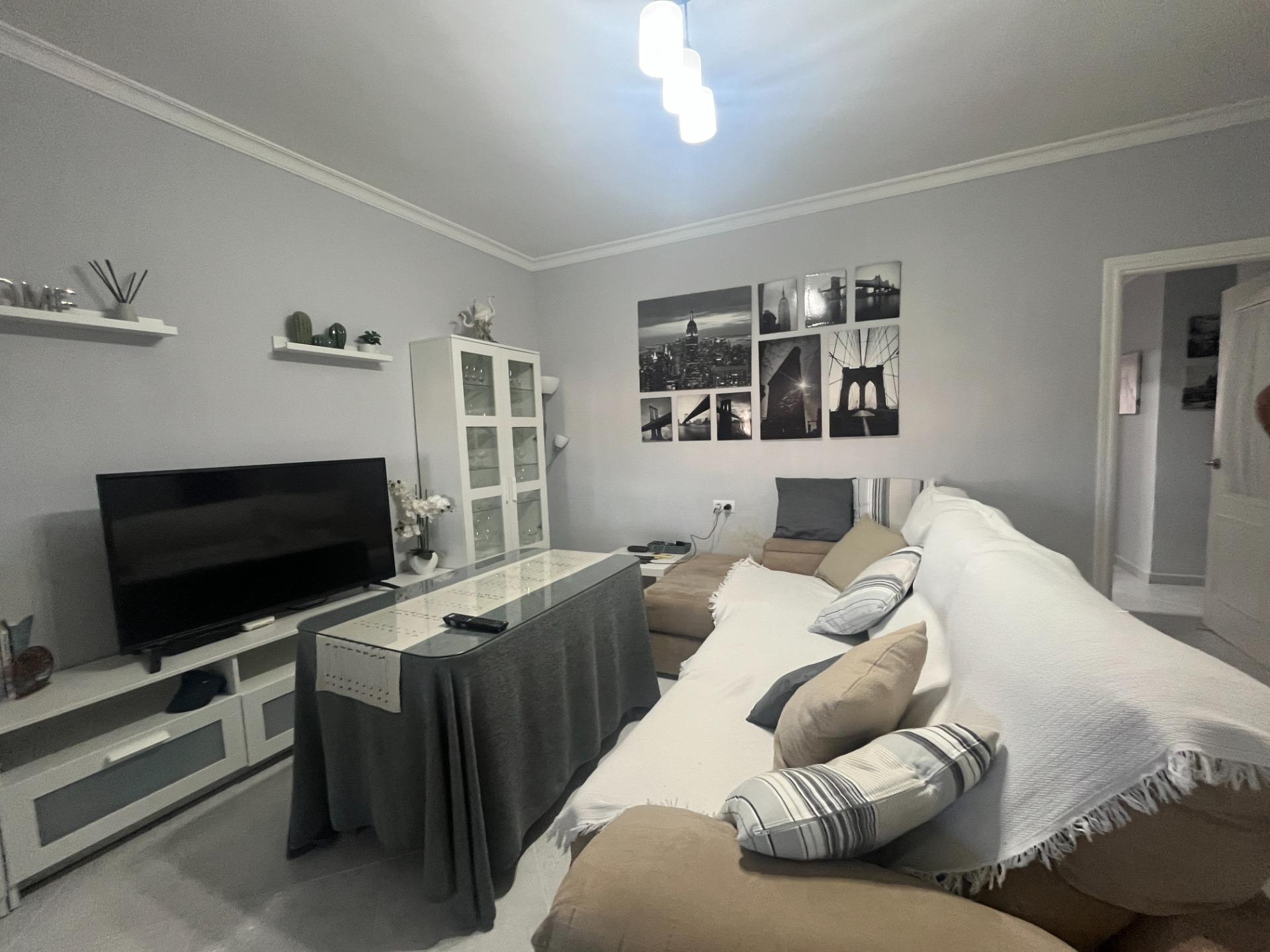 UNIFAMILIAR EN PLANTA BAJA CON TRES PATIOS, AZOTEA Y GARAJE LISTA PARA ENTRAR A VIVIR