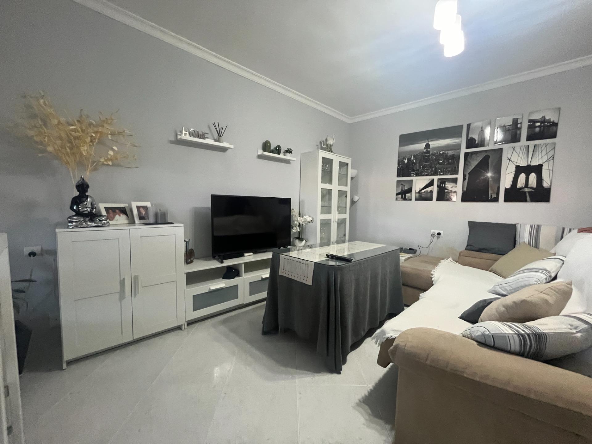 UNIFAMILIAR EN PLANTA BAJA CON TRES PATIOS, AZOTEA Y GARAJE LISTA PARA ENTRAR A VIVIR