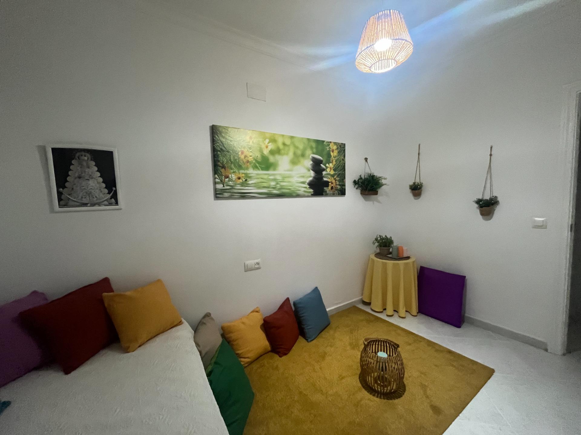 UNIFAMILIAR EN PLANTA BAJA CON TRES PATIOS, AZOTEA Y GARAJE LISTA PARA ENTRAR A VIVIR