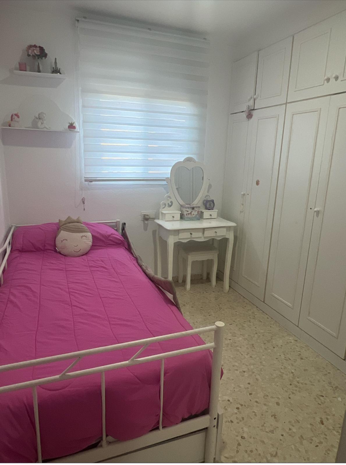 Vivienda de tres dormitorios en Chapin al lado de la universidad